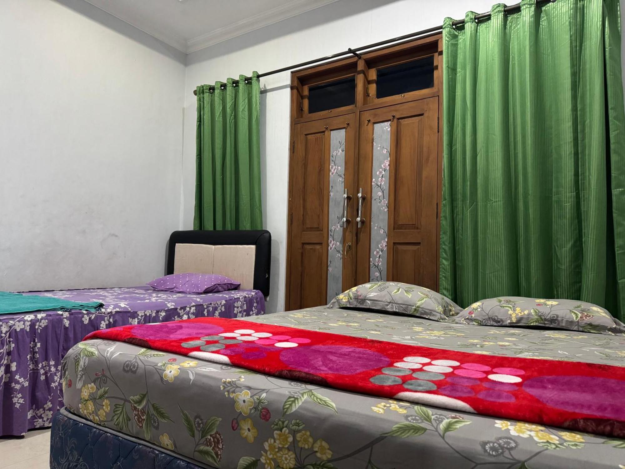 Jogja Classic Homestay Syariah Джок'якарта Екстер'єр фото